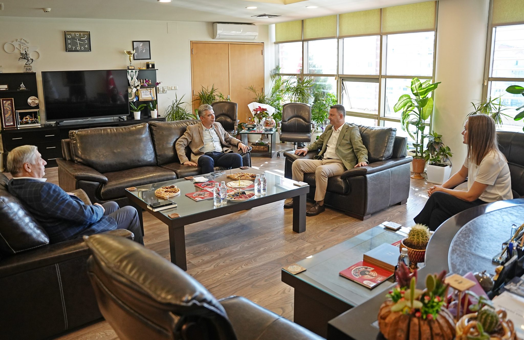 558109359 1418377172559949 5091128617431981709 N