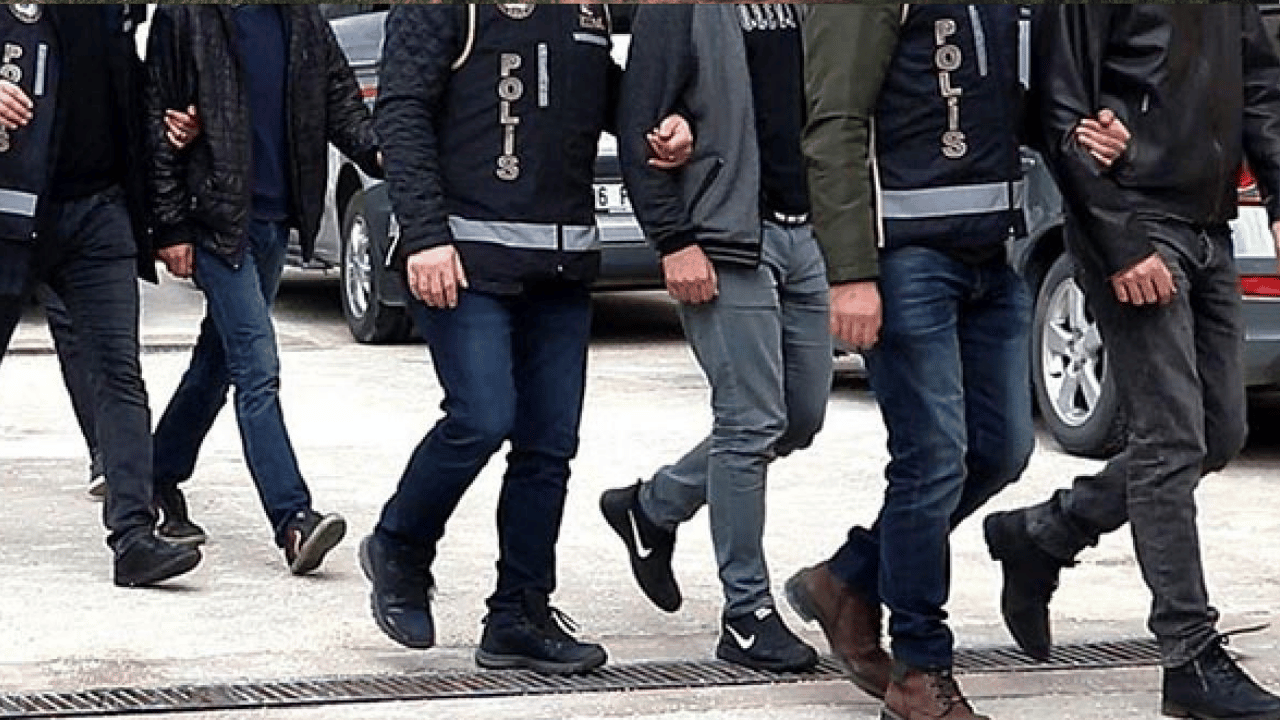 Akhisar’da Uyuşturucu Operasyonu: 22 Gözaltı, 5 Tutuklama