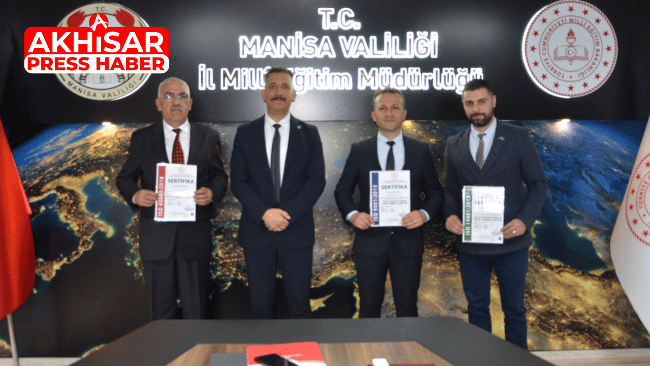 Akhisar’da Eğitimde Bir İlk: Halil Mandacı Okulu 3 ISO Belgesini Birden Aldı