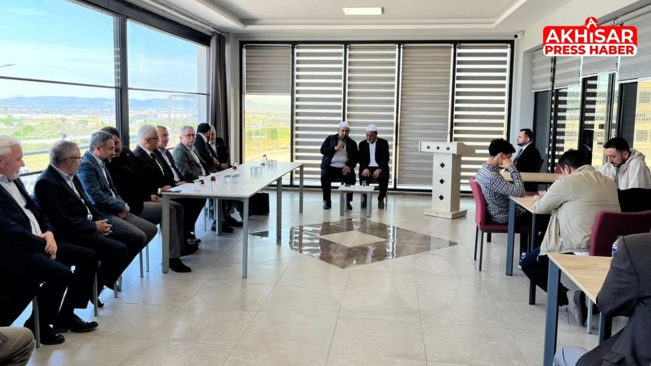 Akhisar’da Hafızlık Sevinci: Duygu Dolu Tören