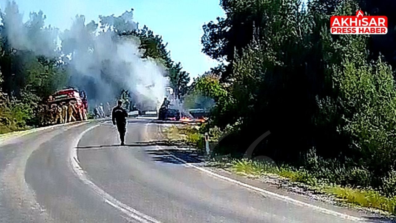 Akhisar-Gördes Yolunda Araç Yangını Korkuttu