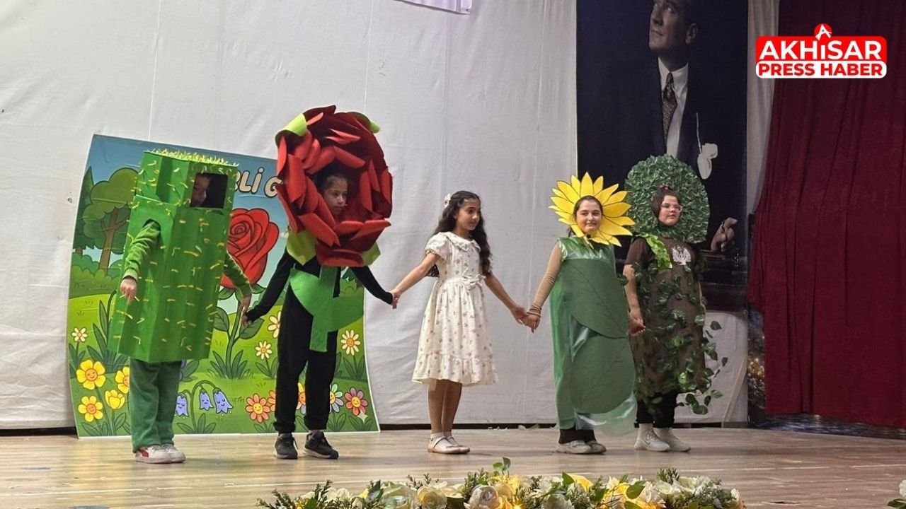 Akhisar’da Masal Canlandırma Yarışması Renkli Görüntülere Sahne Oldu