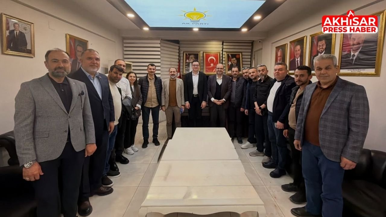 AK Parti Akhisar Teşkilatı Haftalık Toplantısını Gerçekleştirdi