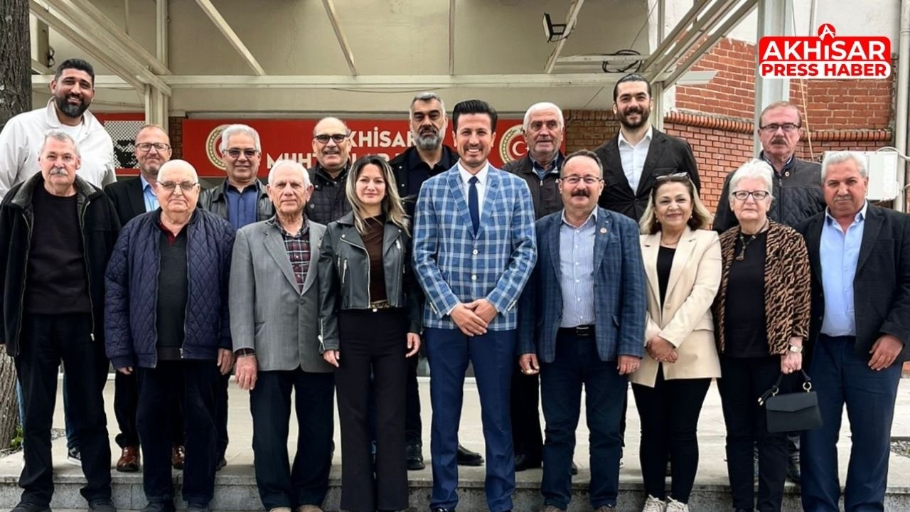 İYİ Parti Akhisar İlçe Teşkilatından Muhtarlar Derneği’ne Ziyaret