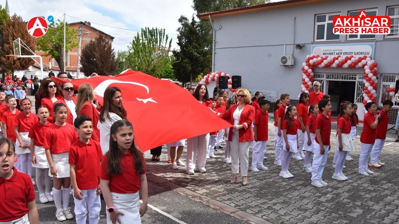 Akhisar’da 23 Nisan Buruk Kutlandı: Program Sade Gerçekleştirildi