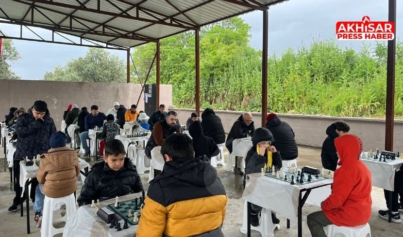 Akhisar’da Bahar Şenliğine Satranç Damgası: Turnuva Tamamlandı