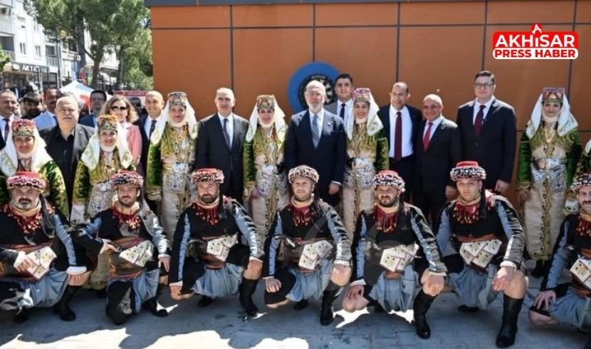 Akhisar Kitap Günleri Kapılarını Yoğun Katılımla Açtı