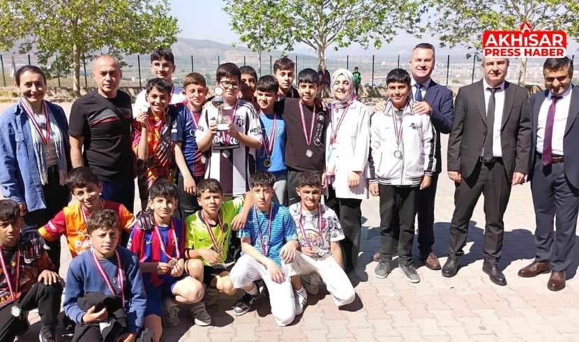 Yavuz Selim Ortaokulu’nda Futbol Turnuvası Heyecanı