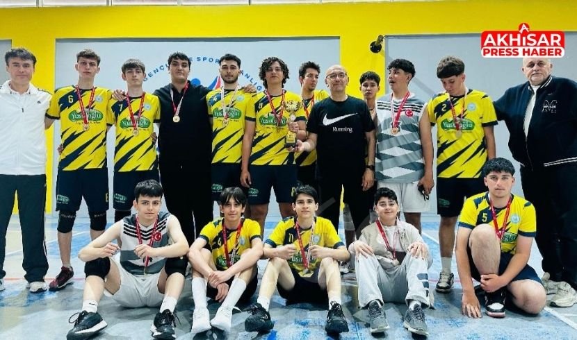 Akhisar’da Genç Erkekler Voleybol Turnuvası Tamamlandı