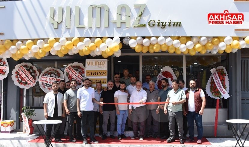Yılmaz Kadın Giyim Mağazası Akhisar’da Hizmete Açıldı