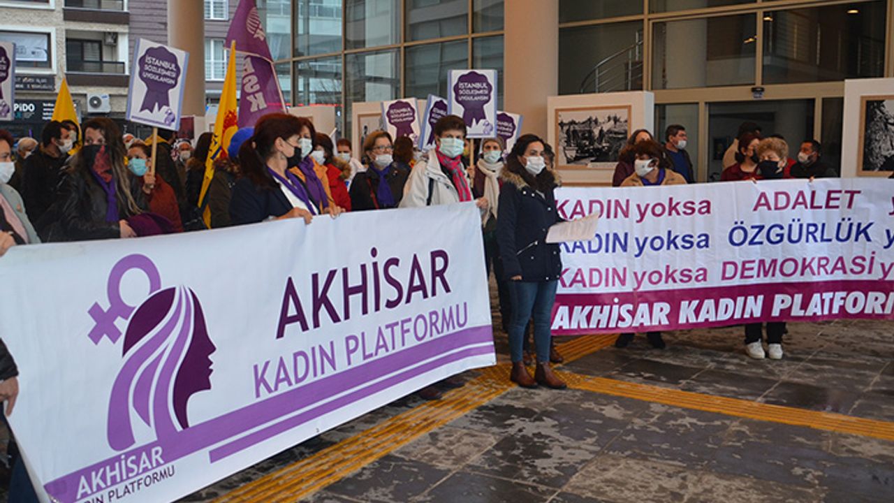 Akhisar Kadın Platformu: İstanbul Sözleşmesinden vazgeçmeyeceğiz