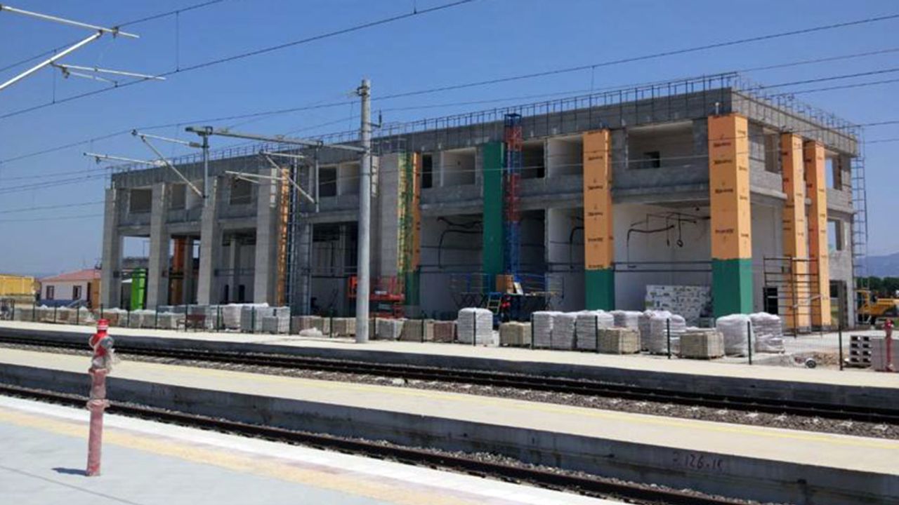 Füzün: Akhisar yeni tren garına yakında kavuşuyor