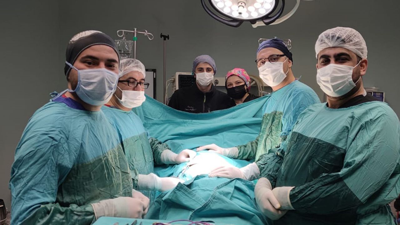 Akhisar'da ilk kez parsiyel nefrektomi ameliyatı yapıldı