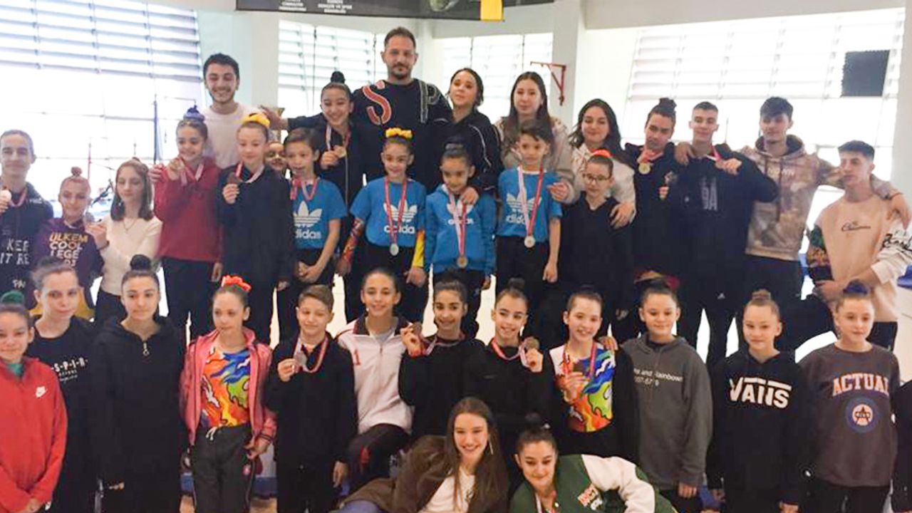 Misak-ı Milli İlkokulu öğrencileri cimnastik müsabakalarında derece aldı