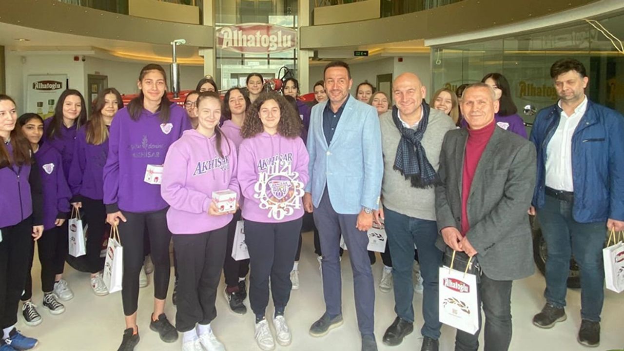 Alhatoğlu, Akhisargücü Spor Kulübünü ağırladı