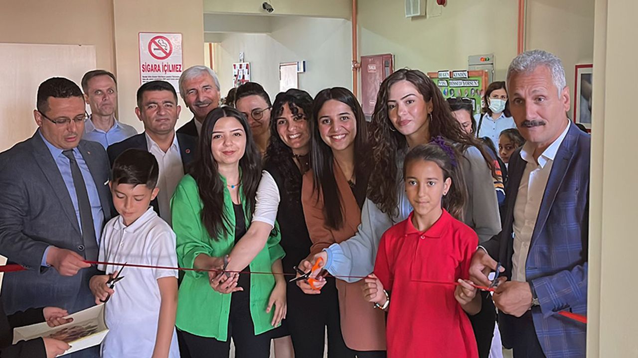 Atatürk İlkokulu'na Uçurtma Vakfı Okul Kütüphanesi açıldı