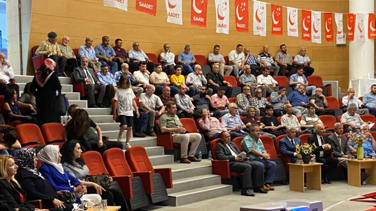 Saadet Partisi İl Divan Toplantısı Akhisar'da yapıldı
