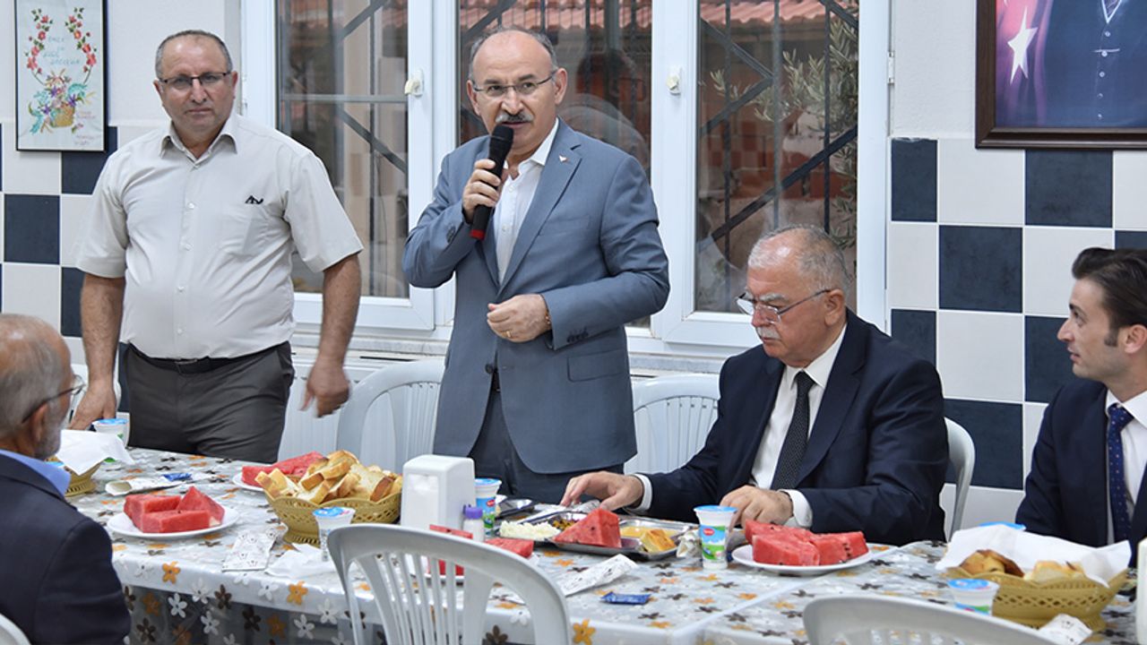 Vali Karadeniz, Akhisar Cemevi’nde iftar programına katıldı