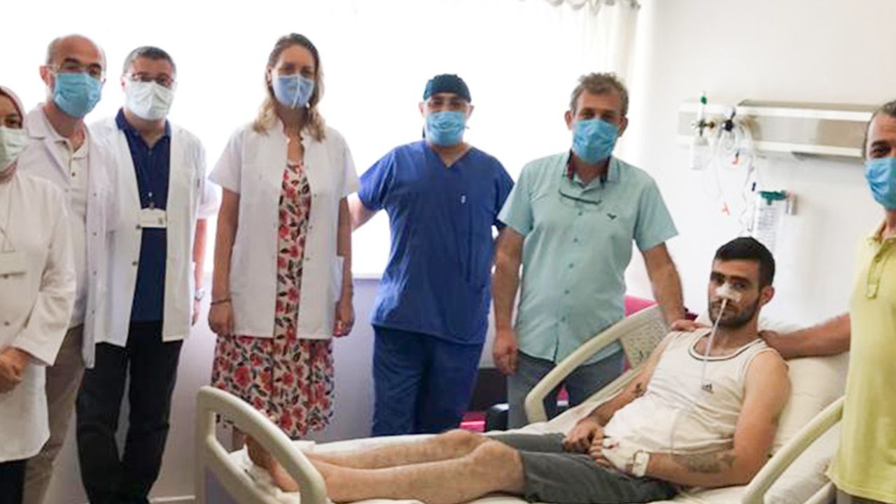 Akhisar'da midesi delinen hasta, kapalı ameliyatla sağlığına kavuştu