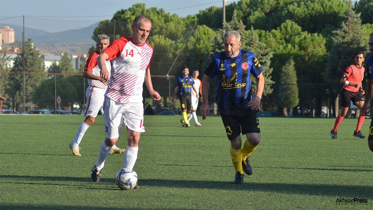 Akhisar Thyateria, Menemen Kubilay takımına 6-2 yenildi