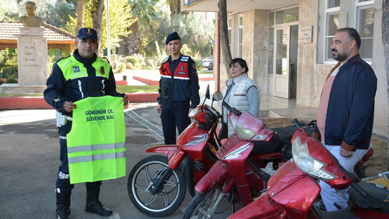 Akhisar'da çalınan 14 motosiklet sahiplerine teslim edildi!