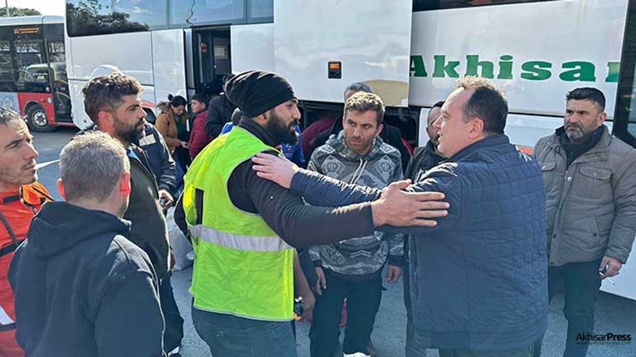 Akhisar Belediyesi'nden afetzedelere ulaşım desteği devam ediyor