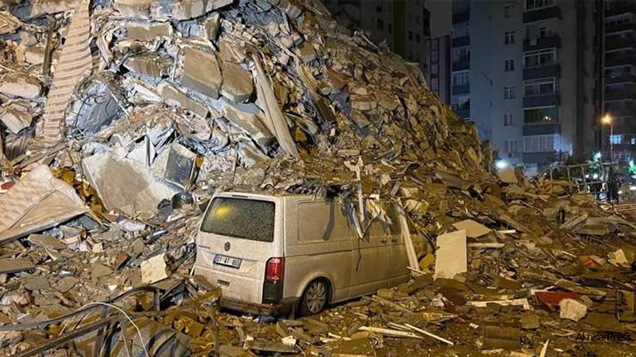Kahramanmaraş’ta 7.4 büyüklüğünde deprem: 10 ili vurdu!