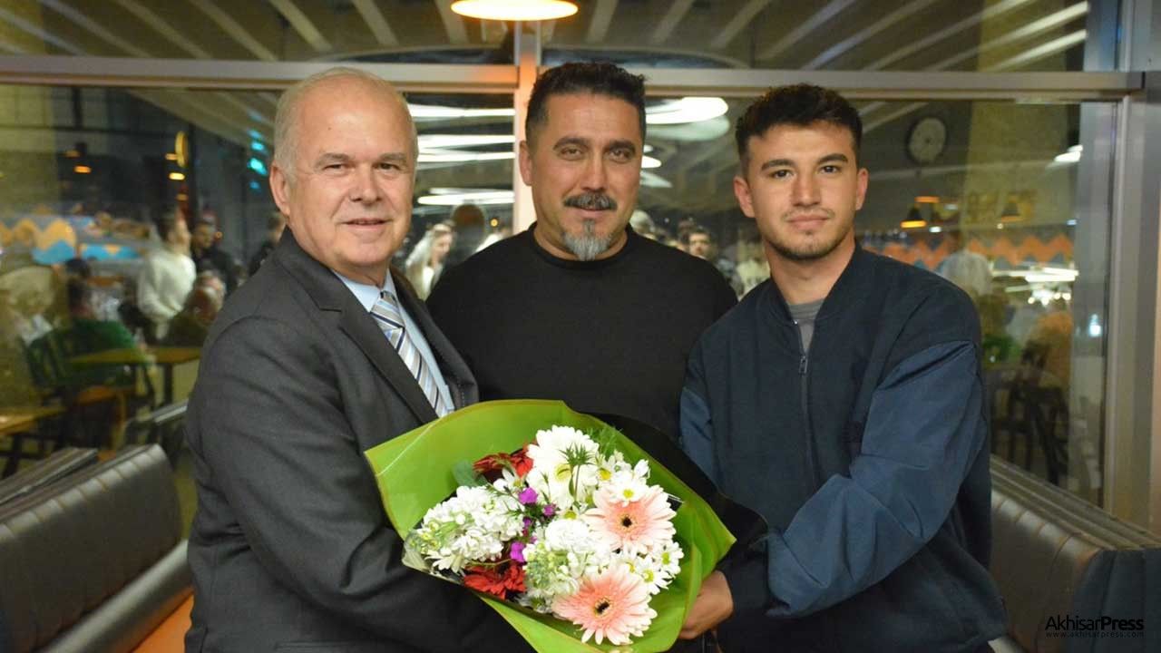 İYİ Partili Sedat Tetiker, Akhisarspor'u iftarda ağırladı