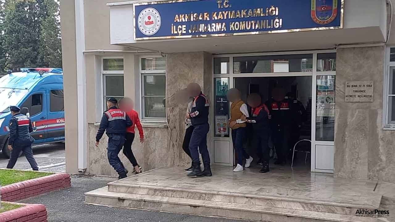 Akhisar'da Jandarma'dan kökünü kurutma operasyonu! 25 kişi yakalandı!