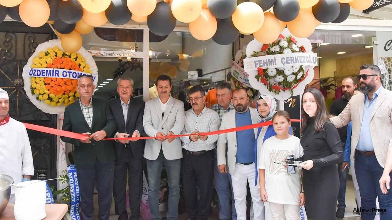 Ayşen Butik, Akhisar'da hizmete açıldı!