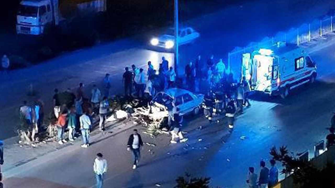 Akhisar'da ana yolda trafik kazası: 4 kişi yaralandı!
