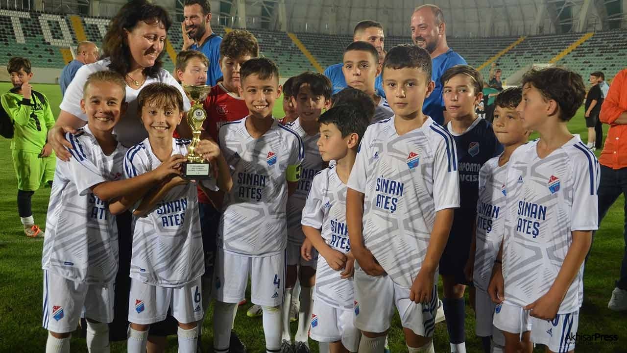 Asu Günsel 3. Geleneksel minikler futbol turnuvasında şampiyon Yıldırımspor oldu