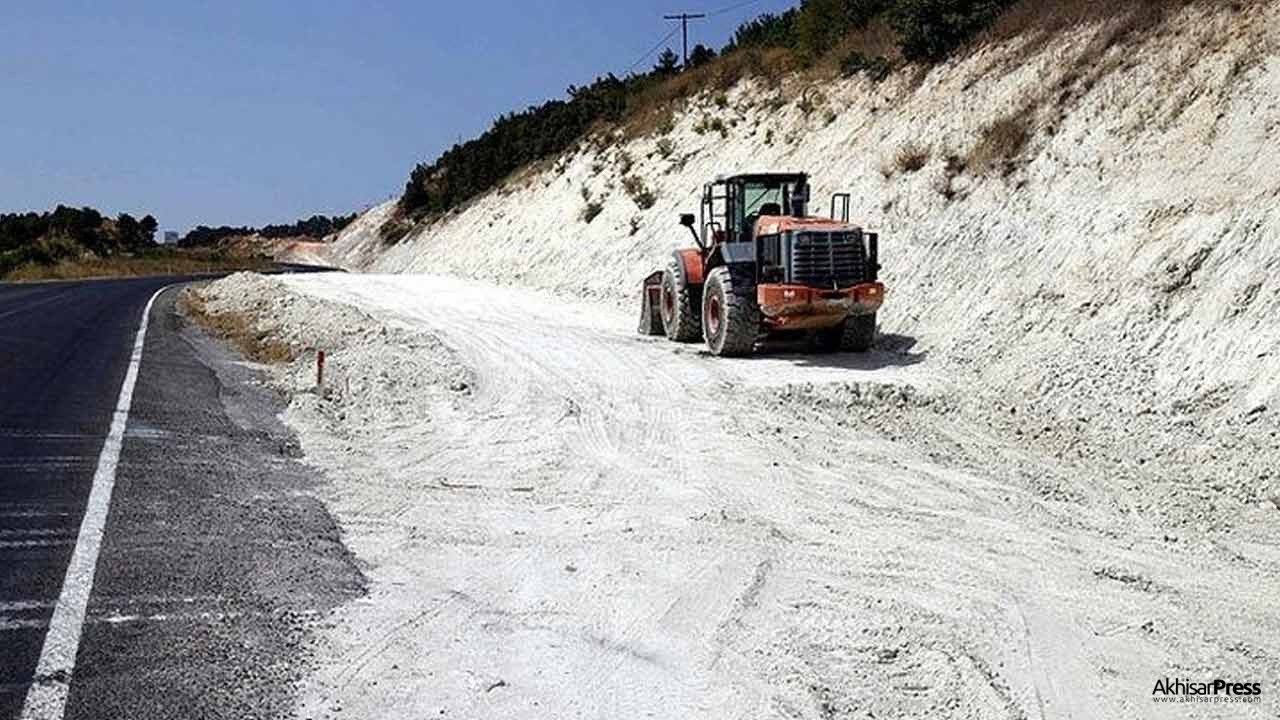 Akhisar - Gördes yolunun 3 yıl içinde bitirilmesi hedefleniyor