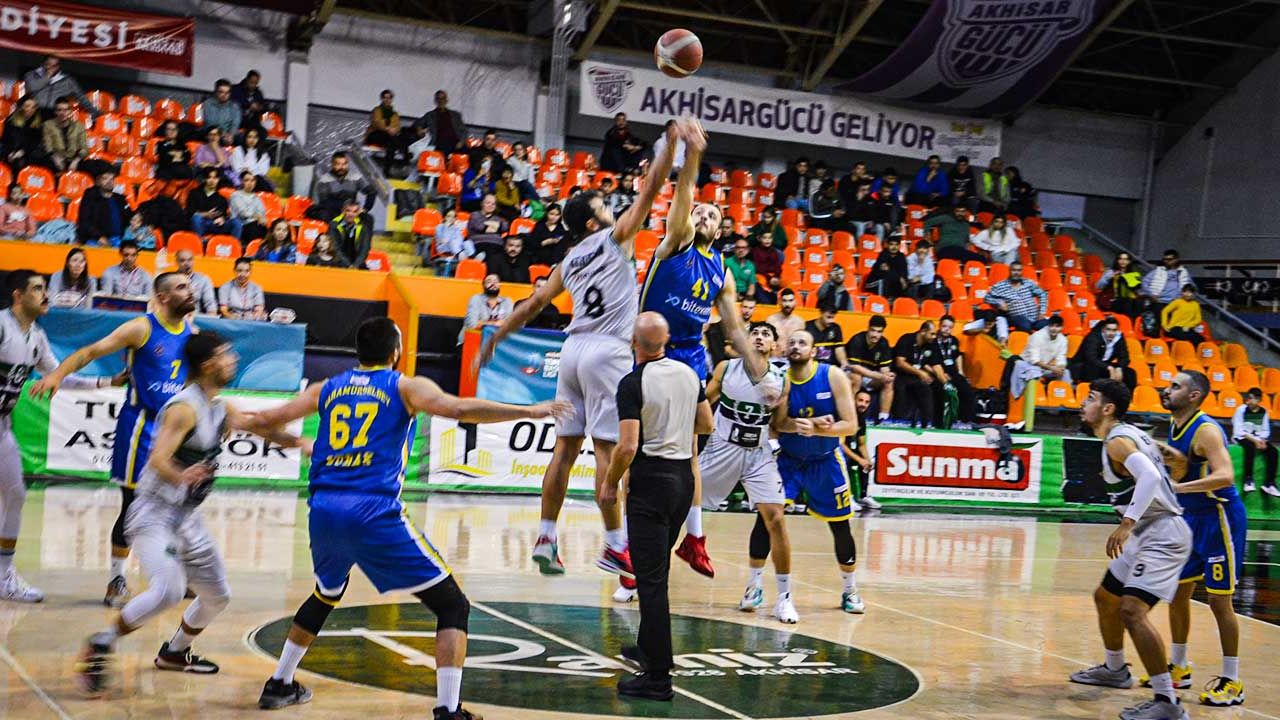 Akhisar Belediye Basketbol, Karamürselbey SK'ya şans tanımadı!