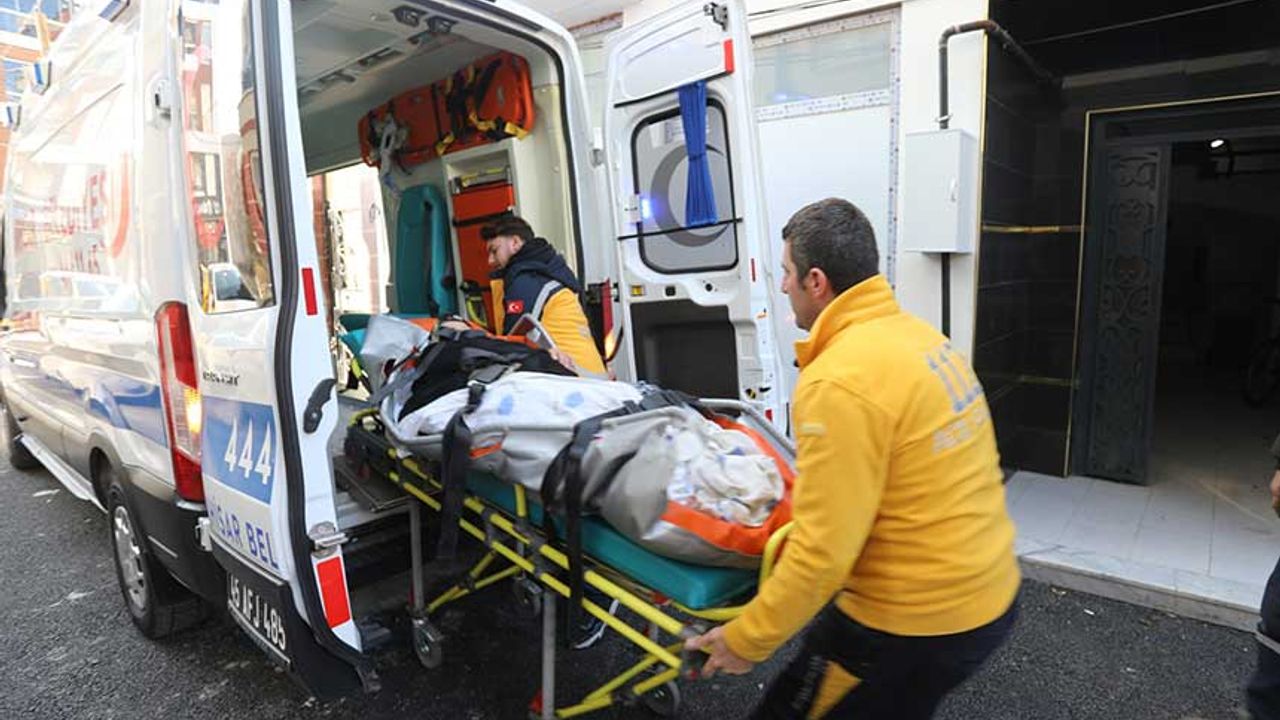 Akhisar Belediyesi, hasta nakil ambulansı ile hastaların yanında