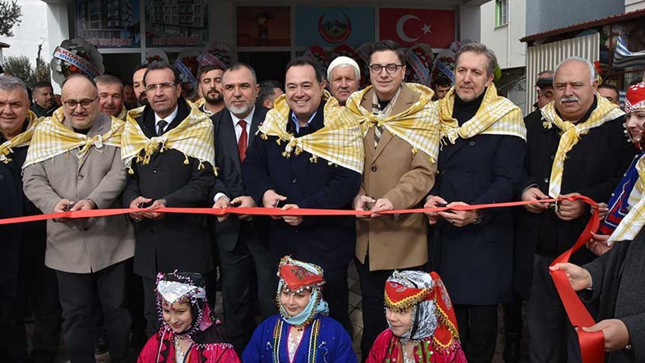 Akhisar Yörükler ve Türkmenler Derneği, coşkulu bir törenle açıldı!