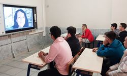 Slovenyalı Profesör'den Akhisar İmam Hatip öğrencilerine eğitim