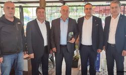 Akhisar'da duayen muhasebecilere plaket verildi