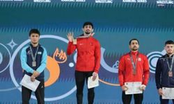 Akhisarlı güreşçi Kerem Kamal, altın madalyasını depremzedelere bağışladı