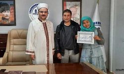 Tayland vatandaşı Khemmarat, Akhisar'da müslüman oldu!