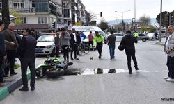 Akhisar Tütün Otel Kavşağı'nda trafik kazası!