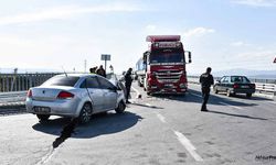 Akhisar Zeytinliova Köprüsü'nde trafik kazası: 1 kişi yaralandı!