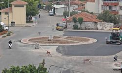Akhisar Belediyesi'nin hedefi, bu yıl 50 bin tonun üzerinde asfalt serimi