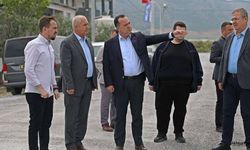 Büyükşehir’den ses yok! Akhisar Belediyesi asfalt atıyor!