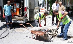 Akhisar’da yağmursuyu ızgaraları temizleniyor
