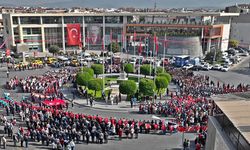 Akhisar'da Cumhuriyet'in 100. Yılı yürüyüşü yapıldı
