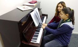 Akhisar Halk Eğitim'den ücretsiz piyano kursu!