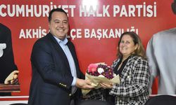 Besim Dutlulu, CHP'nin yeni Kadın Kolları yönetimini ziyaret etti