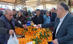 AK Parti Belediye Başkan Aday Adayı Fatih Füzün, Cuma Pazarı esnafını ziyaret etti
