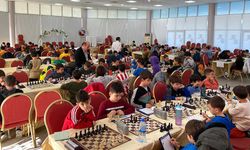 Küçükler Satranç Turnuvası Akhisar'da gerçekleştirildi